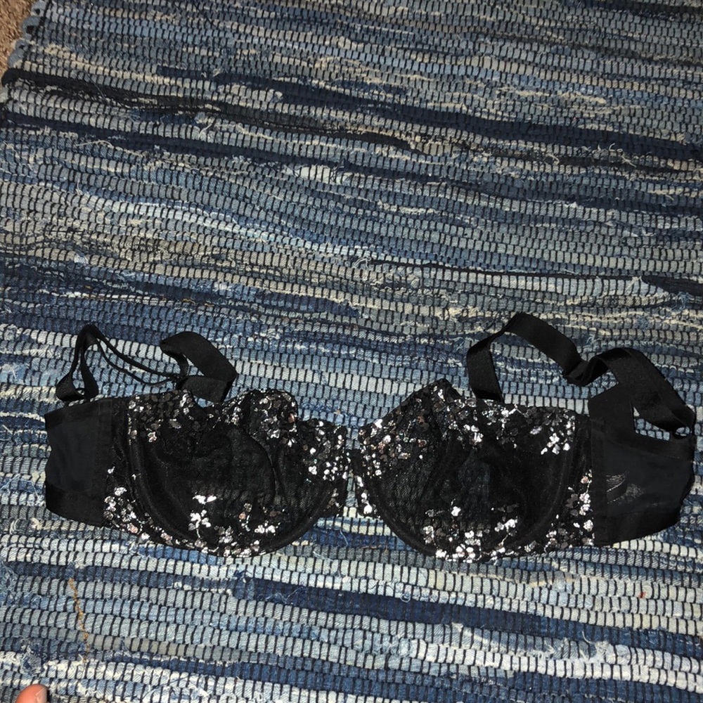 Black Victoria secret bra